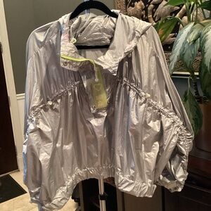 🤩❤️BNWT Zara recycle Capsule Program silver anorak. L.